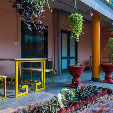 La Courtyard Hotel Puduccseri Kültér fotó