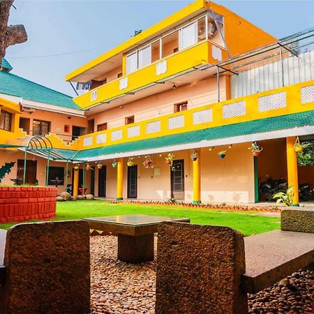 La Courtyard Hotel Puduccseri Kültér fotó