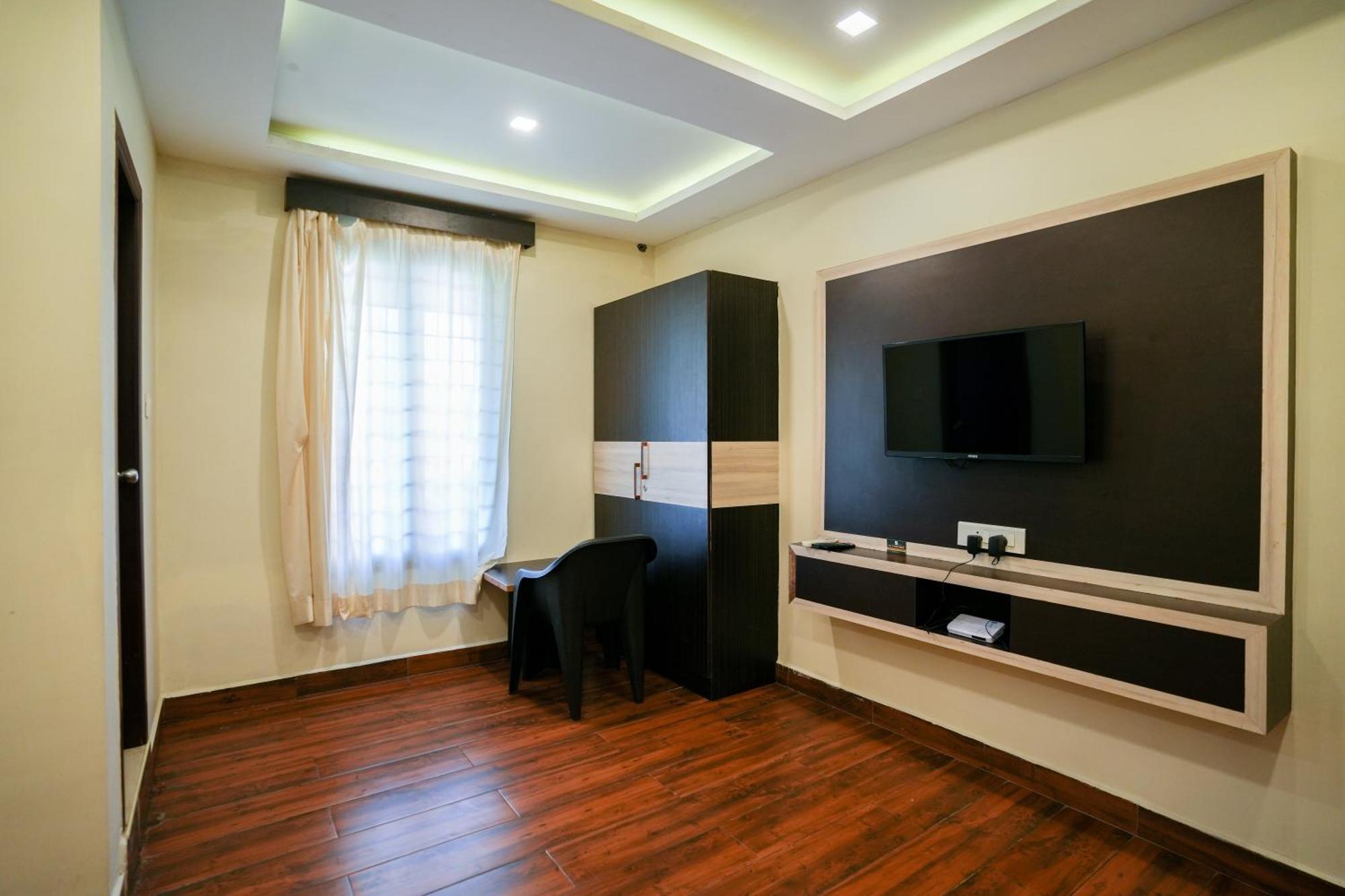 La Courtyard Hotel Puduccseri Kültér fotó