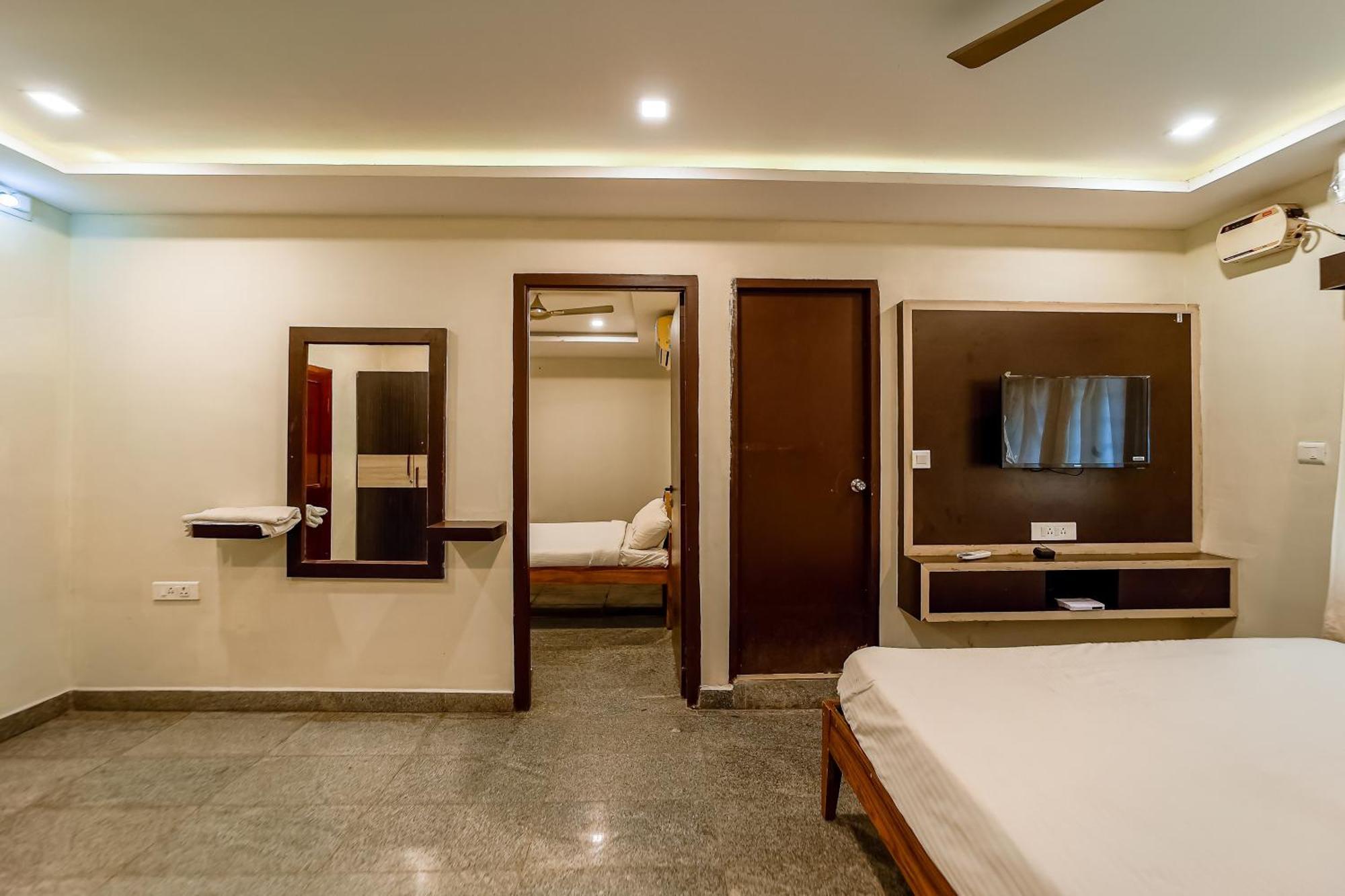 La Courtyard Hotel Puduccseri Kültér fotó