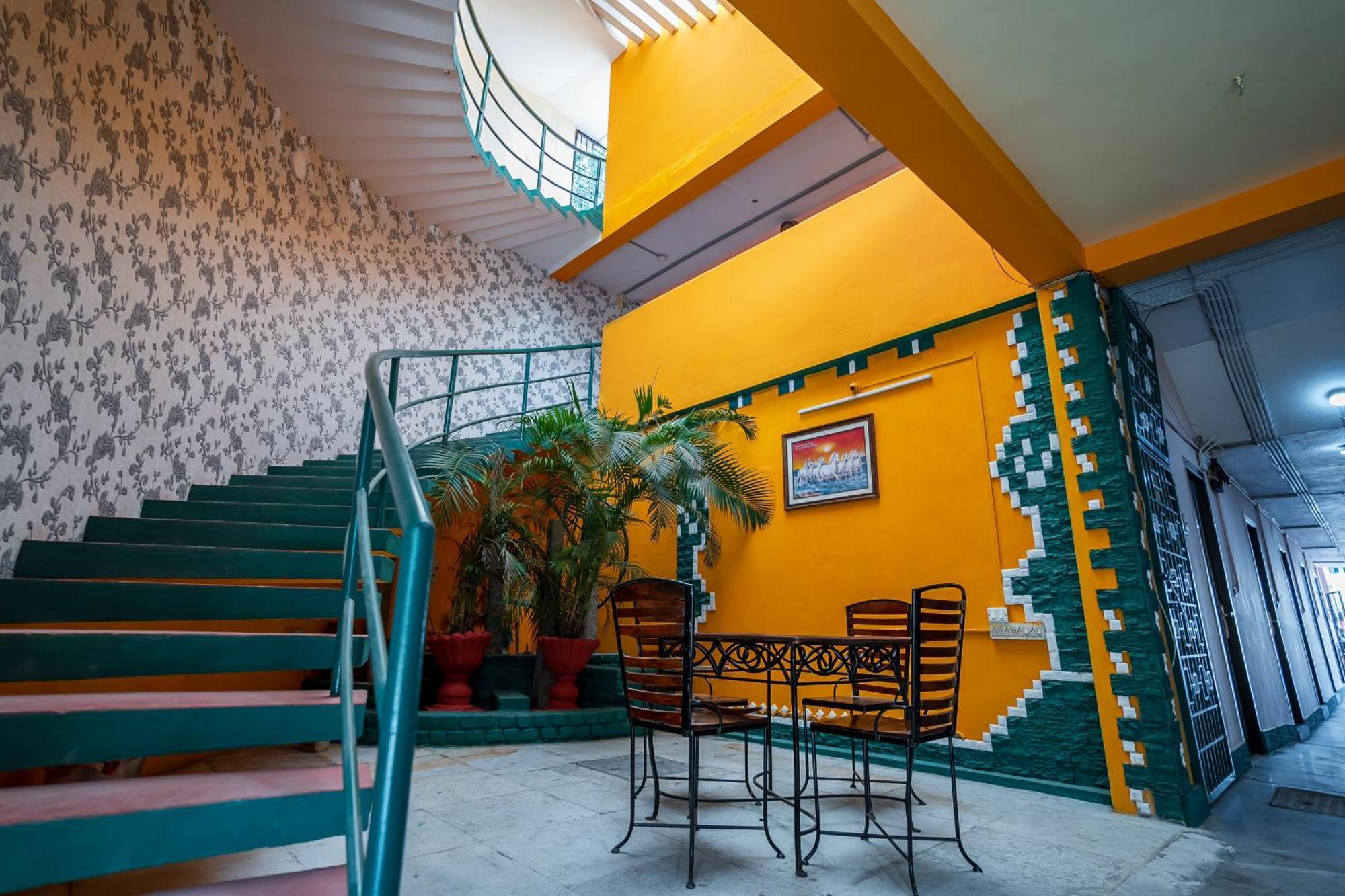 La Courtyard Hotel Puduccseri Kültér fotó