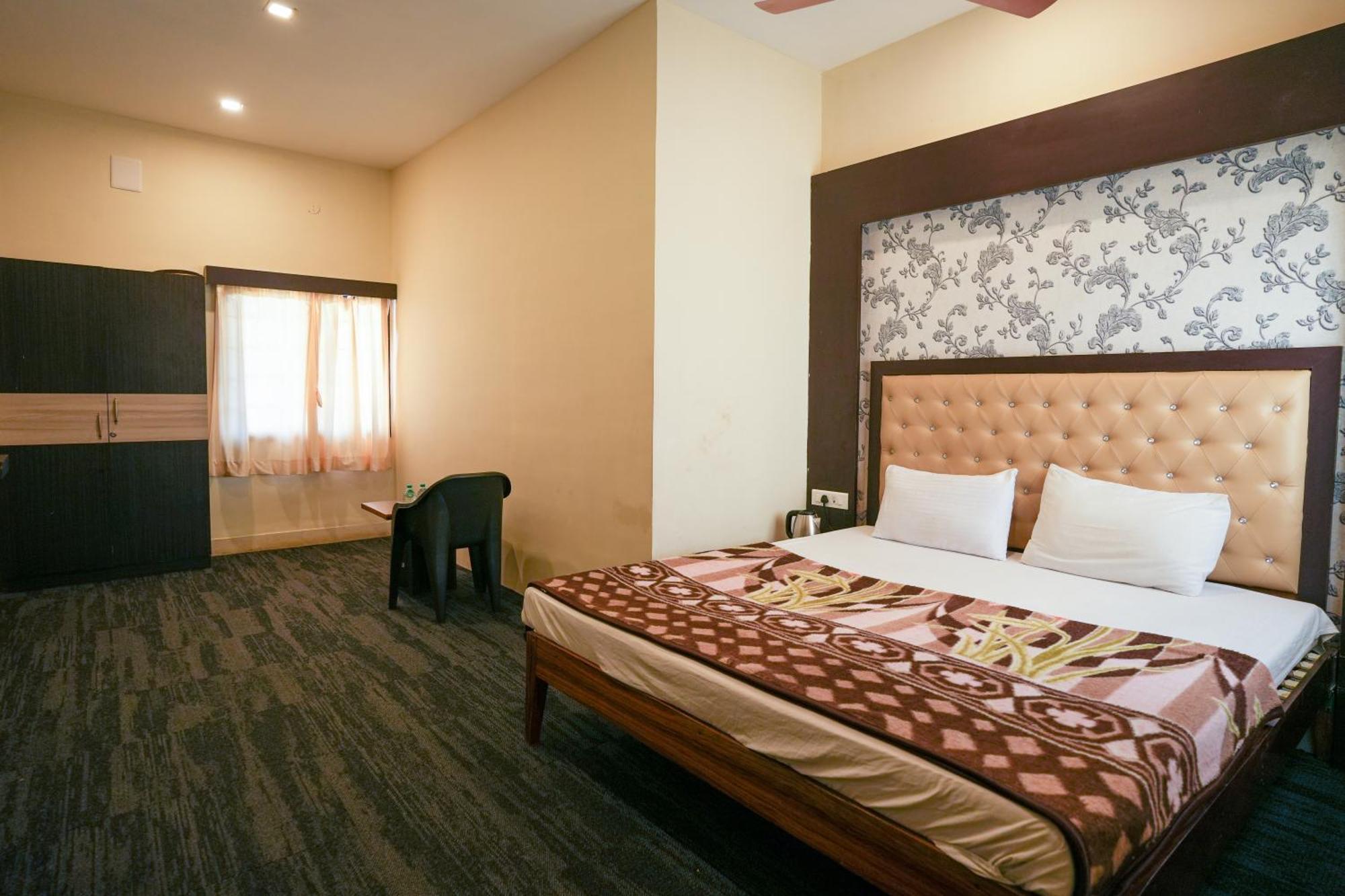 La Courtyard Hotel Puduccseri Kültér fotó
